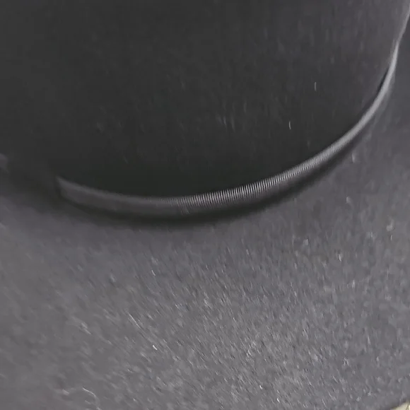 Classic Black Felt Wide-Brim Hat with Chin Strap - Picture 7 of 8